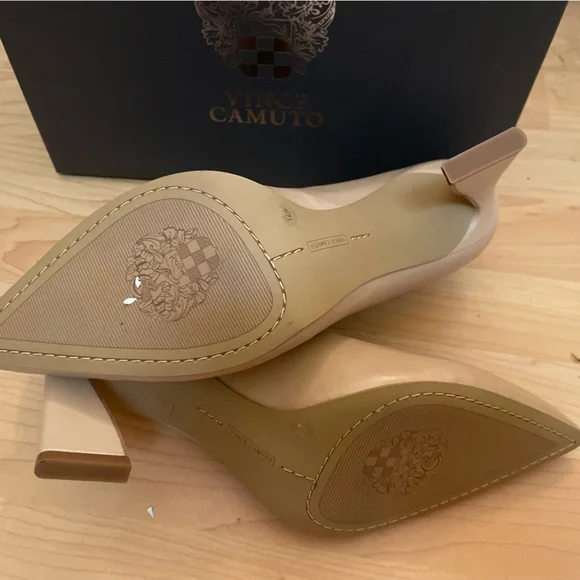 NEW VINCE CAMUTO thanley Sandstone Nude Pumps Size 12 Women Leather Pointy Heels - Picture 5 of 8